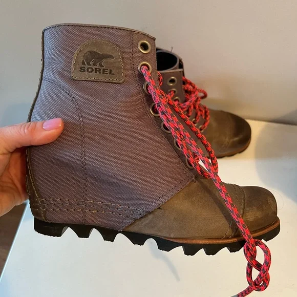 Brown Leather Boots with Pink Laces - Picture 2 of 9